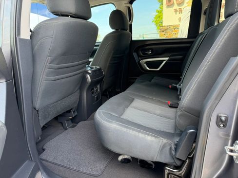 Used 2017 Nissan Titan SV AWD/4WD image 26