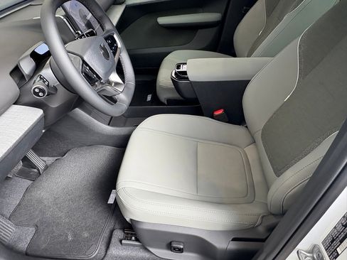 New 2026 Volvo EX30 Cross Country Ultra image 11