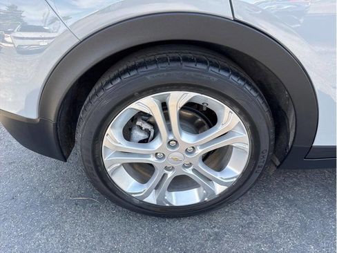 Used 2021 Chevrolet Bolt LT FWD image 31