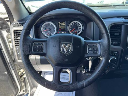 Used 2017 RAM 1500 Express AWD/4WD image 12