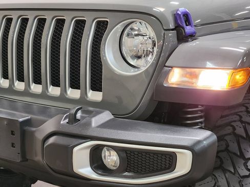 Used 2021 Jeep Wrangler Unlimited Sahara AWD/4WD image 14