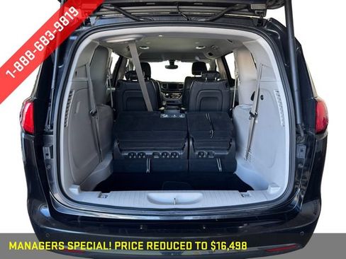 Used 2019 Chrysler Pacifica Touring-L FWD image 15