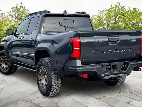 Used 2025 Toyota Tacoma 4x4 Double Cab Hybrid image 2