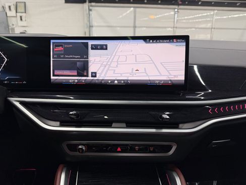 Used 2024 BMW X6 xDrive40i w/ Premium Package image 15