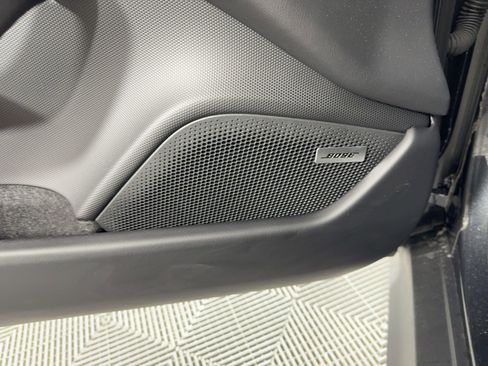 Used 2025 Porsche Taycan image 20