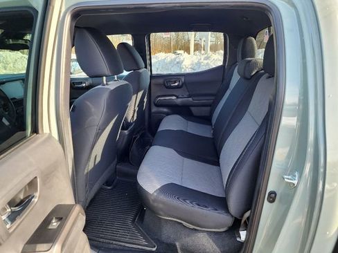 Used 2022 Toyota Tacoma TRD Sport w/ Technology Package image 22