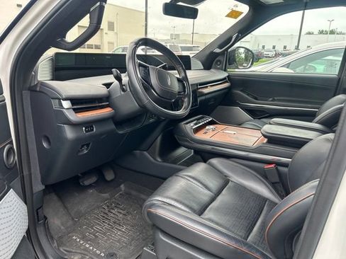 Used 2025 Lincoln Navigator Black Label AWD/4WD image 6