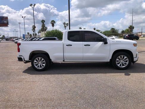 Used 2022 Chevrolet Silverado 1500 Custom image 8