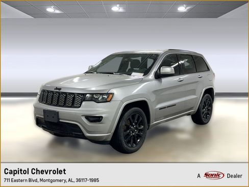 Used 2021 Jeep Grand Cherokee Laredo X image 1