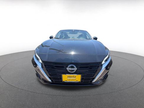 Used 2025 Nissan Altima 2.5 SV FWD image 4