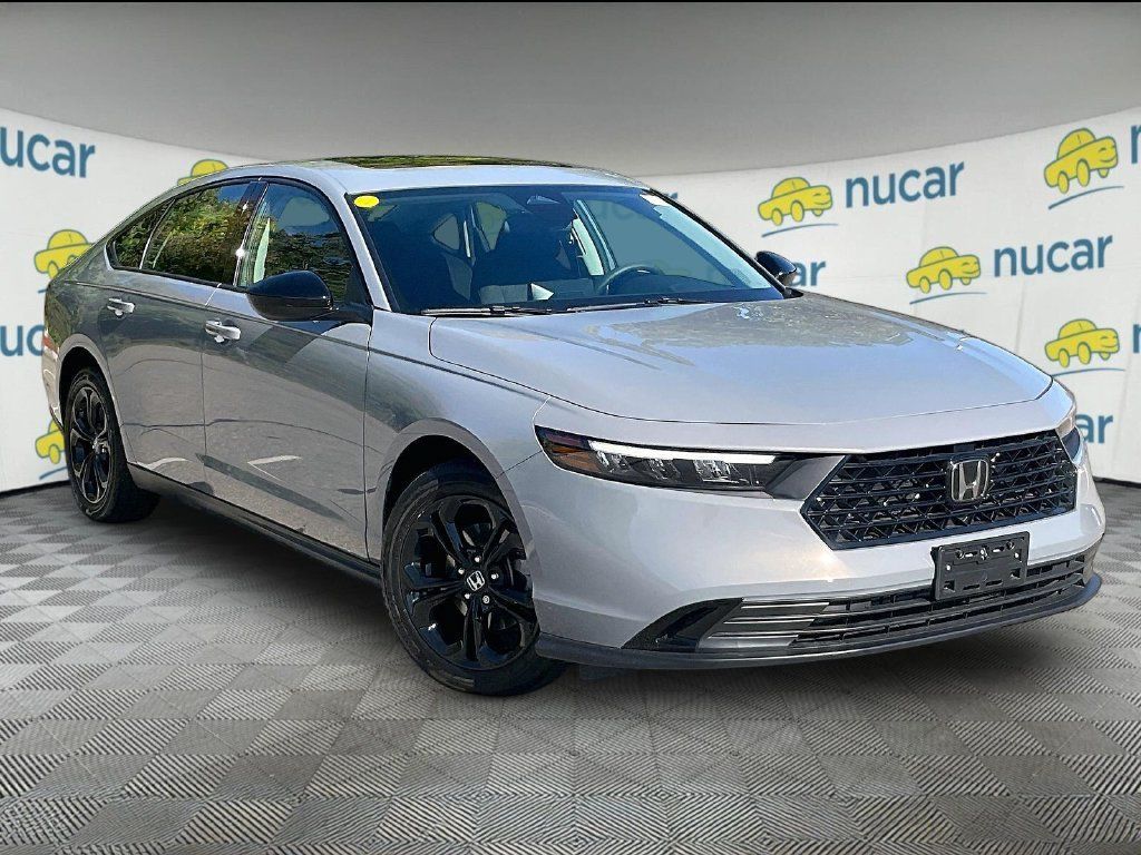 Used 2025 Honda Accord SE image 1