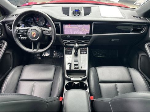 Used 2024 Porsche Macan w/ Premium Plus Package AWD/4WD image 4