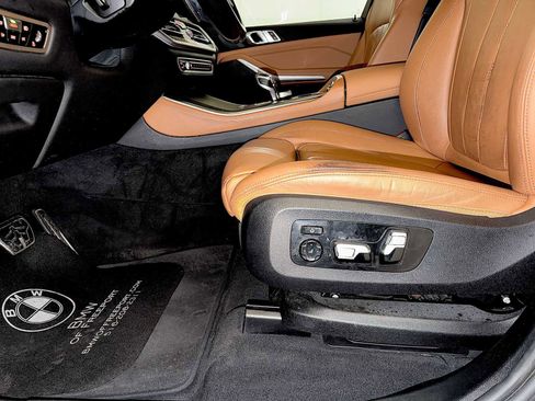 Used 2022 BMW X5 xDrive40i w/ M Sport Package image 10