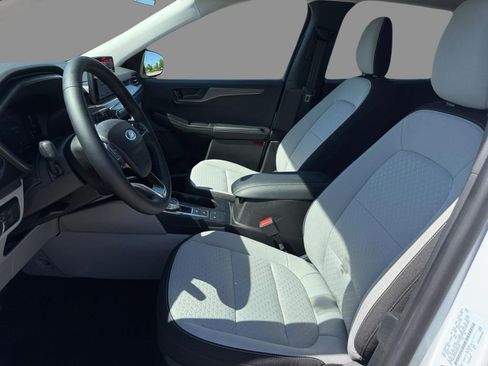 Used 2024 Ford Escape Active w/ Cold Weather Package FWD image 4