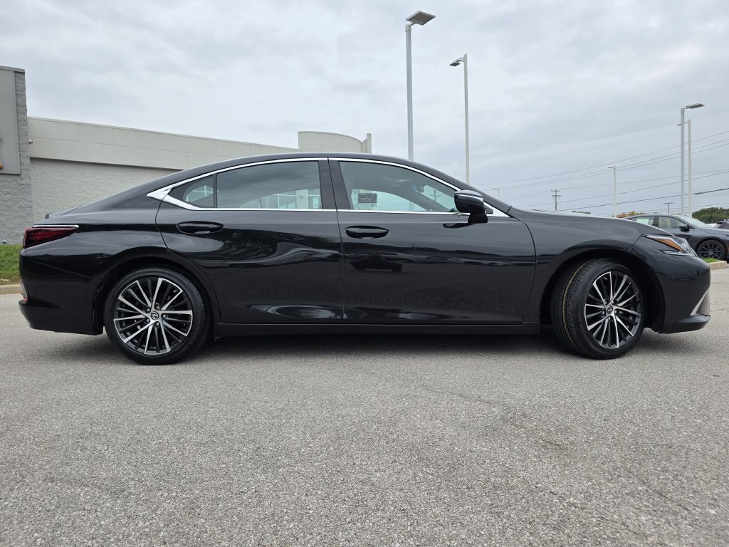 Certified 2024 Lexus ES 350 w/ Premium Package FWD image 11