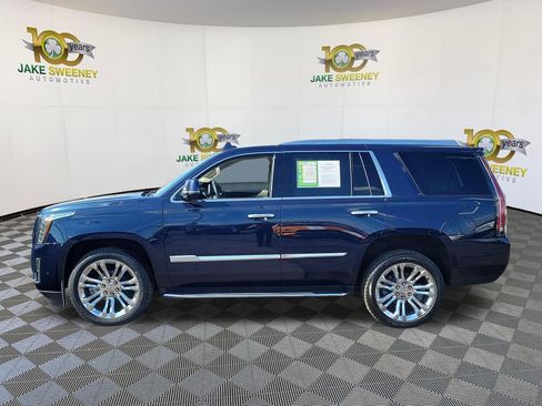 Used 2020 Cadillac Escalade Luxury w/ LPO, Radiant Package AWD/4WD image 5