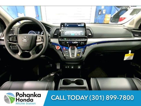 New 2026 Honda Odyssey Touring image 7