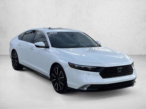 Used 2024 Honda Accord Touring image 5