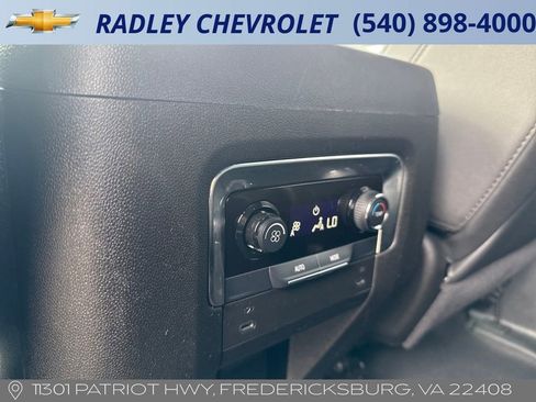 Certified 2025 Chevrolet Suburban LT AWD/4WD image 13