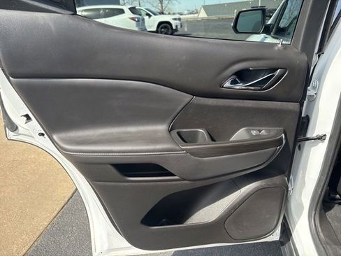 Used 2023 GMC Acadia SLT image 27