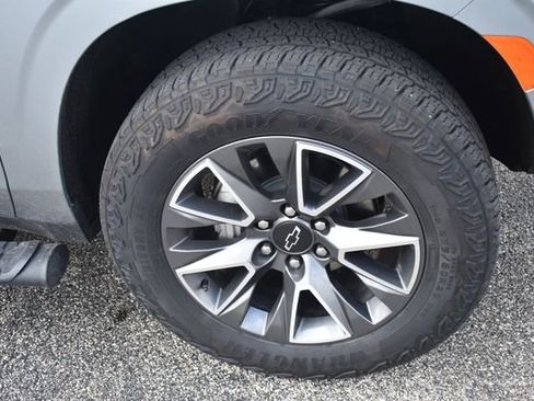 Certified 2024 Chevrolet Tahoe Z71 w/ Luxury Package image 11