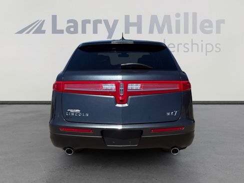 Used 2013 Lincoln MKT FWD image 4