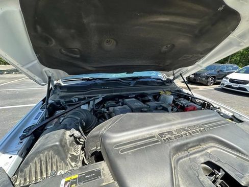 Used 2022 RAM 5500 Tradesman w/ Chrome Appearance Group AWD/4WD image 13