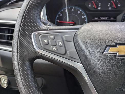 Used 2019 Chevrolet Equinox LS w/ LS Convenience Package FWD image 24
