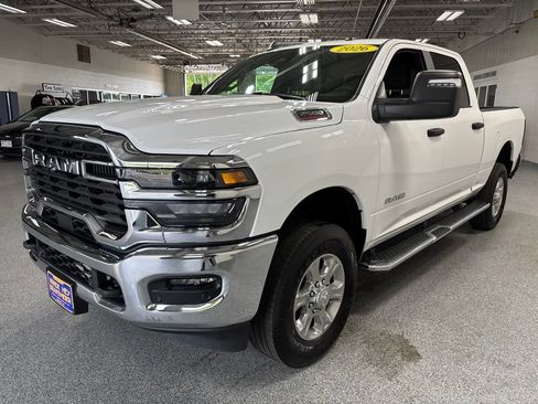 Used 2026 RAM 2500 Big Horn AWD/4WD image 3