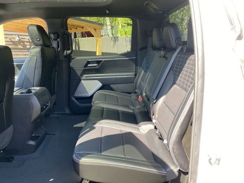 Used 2025 GMC Sierra EV Denali AWD/4WD image 16