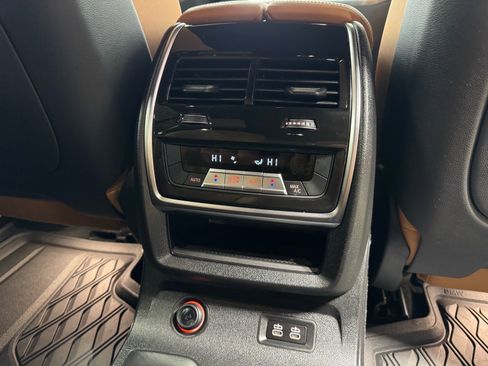 Used 2024 BMW X7 xDrive40i w/ M Sport Package AWD/4WD image 35