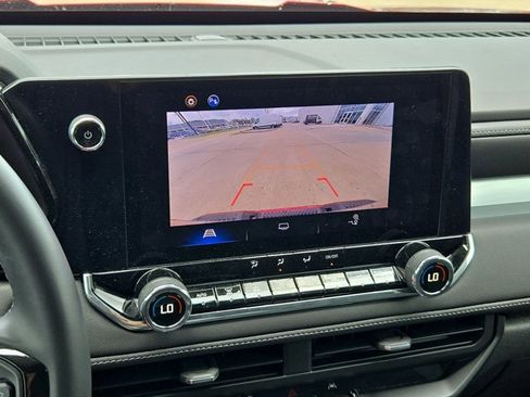 Used 2024 Chevrolet Colorado LT w/ LT Convenience Package image 12