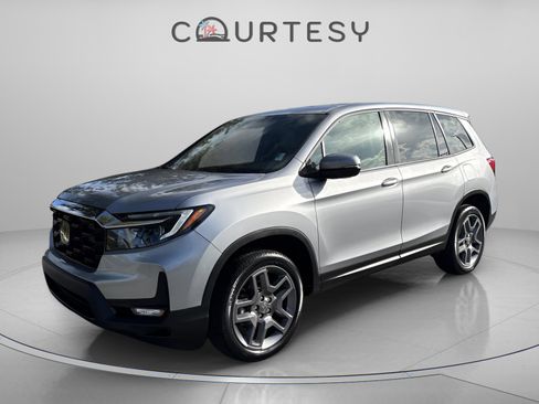 Certified 2023 Honda Passport EX-L image 2