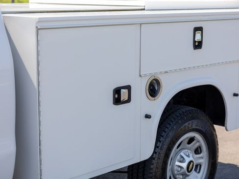 Used 2017 Chevrolet Silverado 3500 W/T RWD image 24