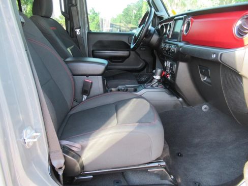 Used 2021 Jeep Gladiator Rubicon AWD/4WD image 13