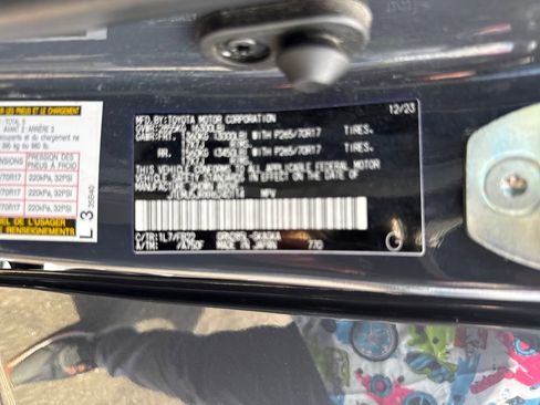 Used 2024 Toyota 4Runner SR5 image 31