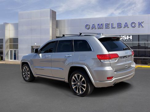 Used 2017 Jeep Grand Cherokee Overland RWD image 4
