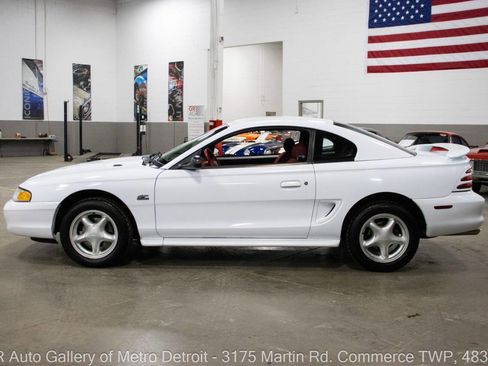 Used 1994 Ford Mustang GT image 3