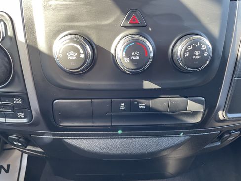 Used 2024 RAM 1500 Classic SLT image 7