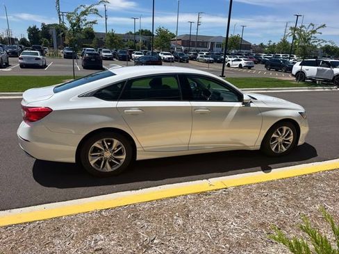 Used 2018 Honda Accord LX image 6