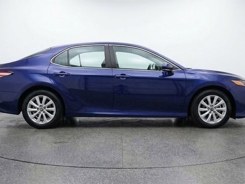 Used 2025 Toyota Camry LE FWD image 11