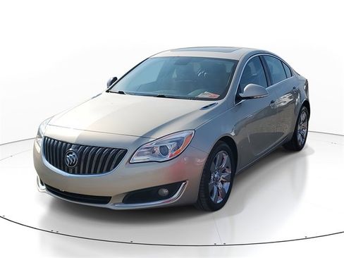 Used 2015 Buick Regal Premium image 2