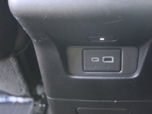 Used 2024 Cadillac XT6 Premium Luxury image 31