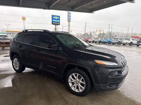 Used 2015 Jeep Cherokee Latitude w/ Cold Weather Group image 3