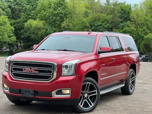 Used 2015 GMC Yukon XL SLT w/ Open Road Package AWD/4WD image 2