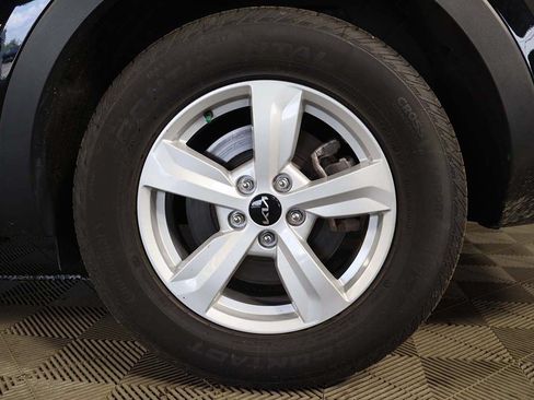 Used 2025 Kia Sorento LX FWD image 17