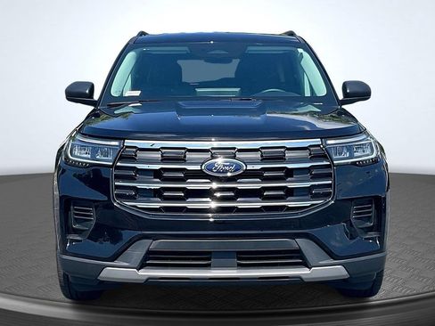 Used 2026 Ford Explorer Active AWD/4WD image 2
