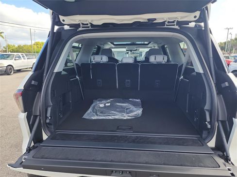 New 2026 Lincoln Navigator L Black Label image 19