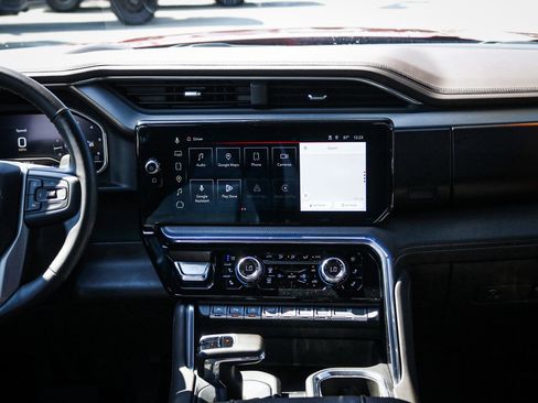 Used 2024 GMC Sierra 1500 Denali w/ Technology Package image 30