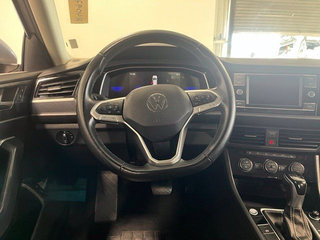 Used 2024 Volkswagen Jetta SE FWD image 22